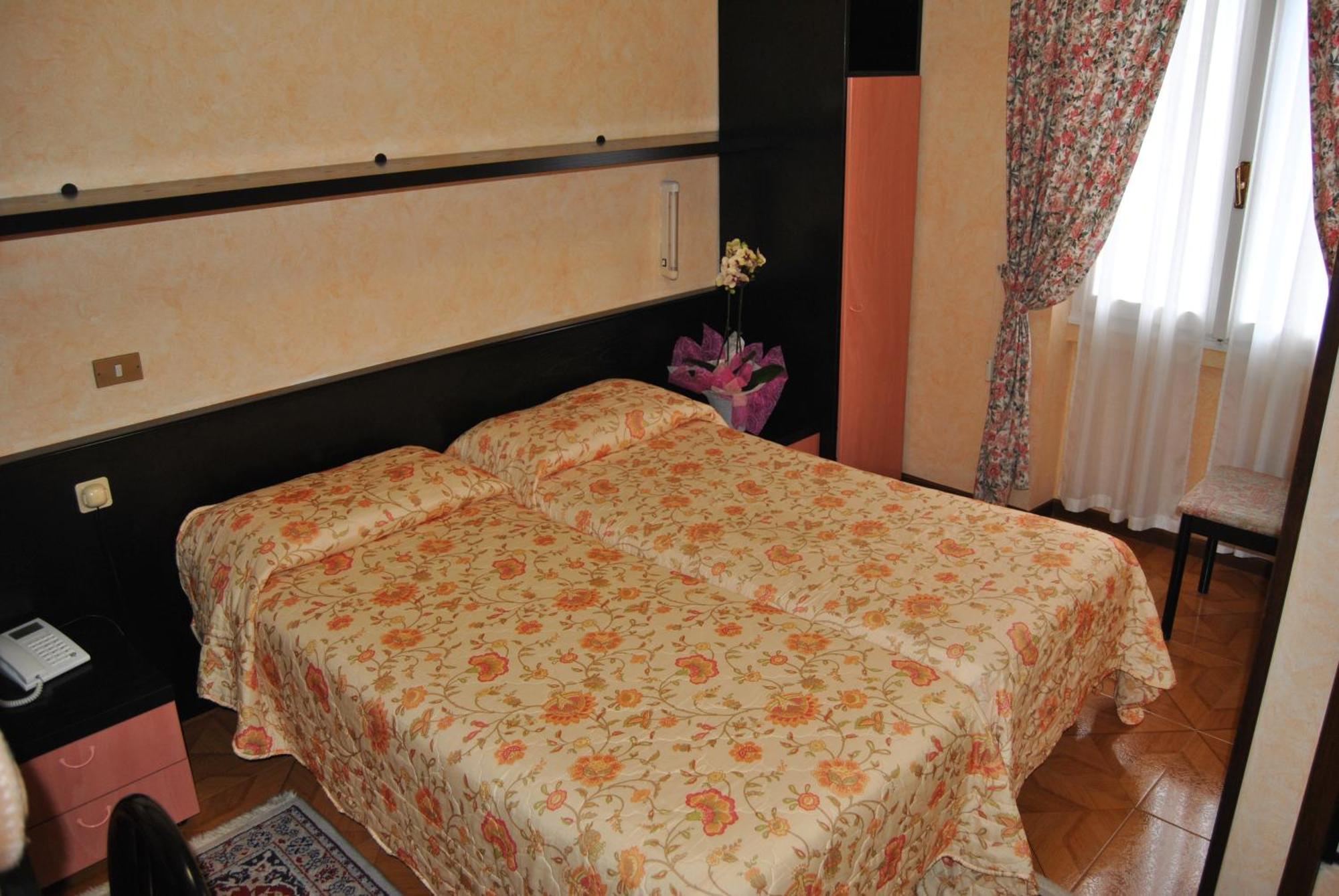 Hotel Villa Mon Toc Stresa Esterno foto